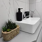 Marble Coast Daire *